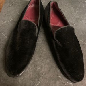 The Black Tux velvet loafer, size 9
